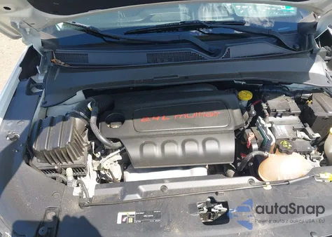 2018 Jeep Compass Latitude 4X4 из США, поврежденный, VIN 3C4NJDBBXJT433872